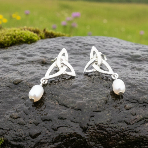 Load image into Gallery viewer, Celtic Knot Earrings, Celtic Jewelry, Irish Jewelry, Anniversary Gift, Scotland Jewelry, Wife Gift, Pearl Drop Earrings, Ireland Gift
