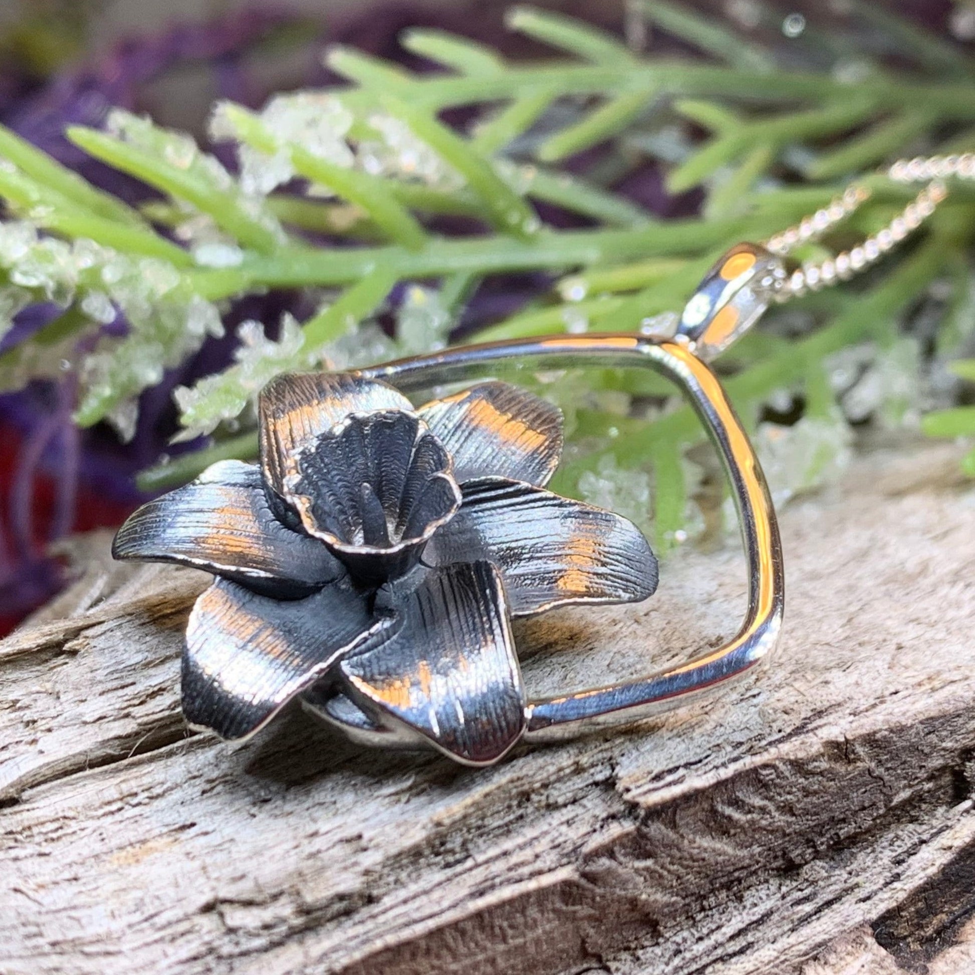 Daffodil Necklace, Celtic Jewelry, Welsh Jewelry, Anniversary Gift, Wales Necklace, Mom Gift, Flower Pendant, Daffodil Pendant, Wife Gift