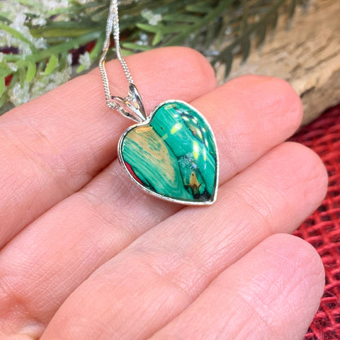 Load image into Gallery viewer, Scottish Heart Necklace, Heathergem Necklace, Heart Pendant, Friendship Gift, Celtic Jewelry, Scotland Jewelry, Graduation Gift, Mom Gift
