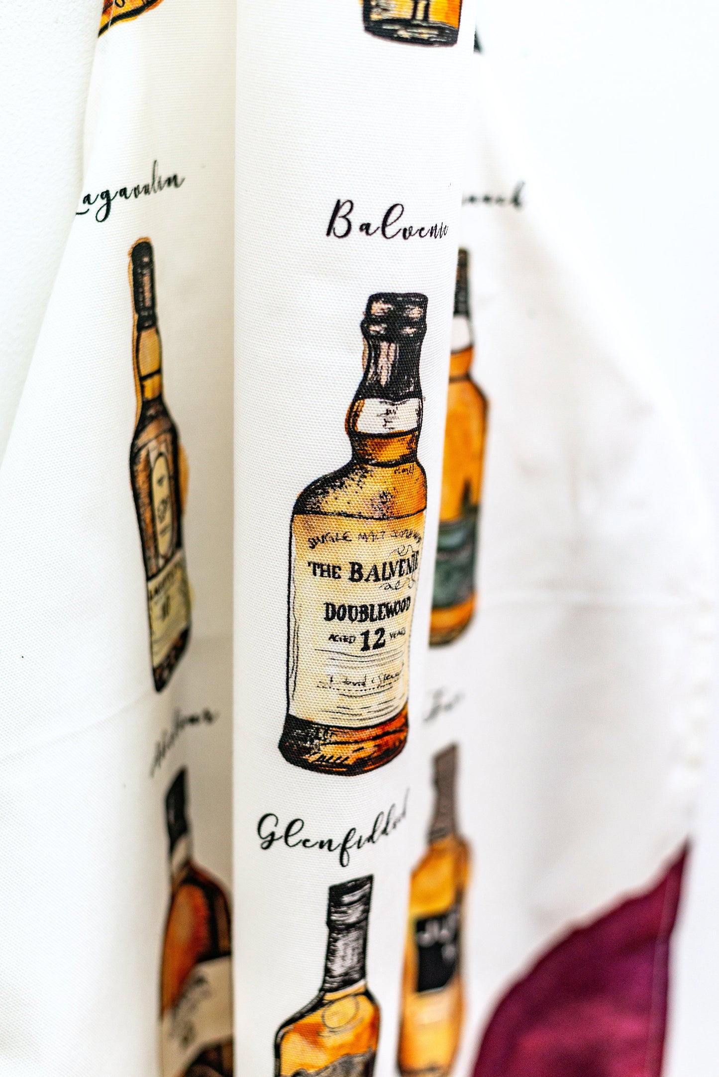 Scottish Apron, Scotland Gift, Whisky Lover Gift, Chef Gift, Bagpiper Gift, Outlander Gift, Whiskey Gift, Mom Gift, Sister Gift, Dad Gift