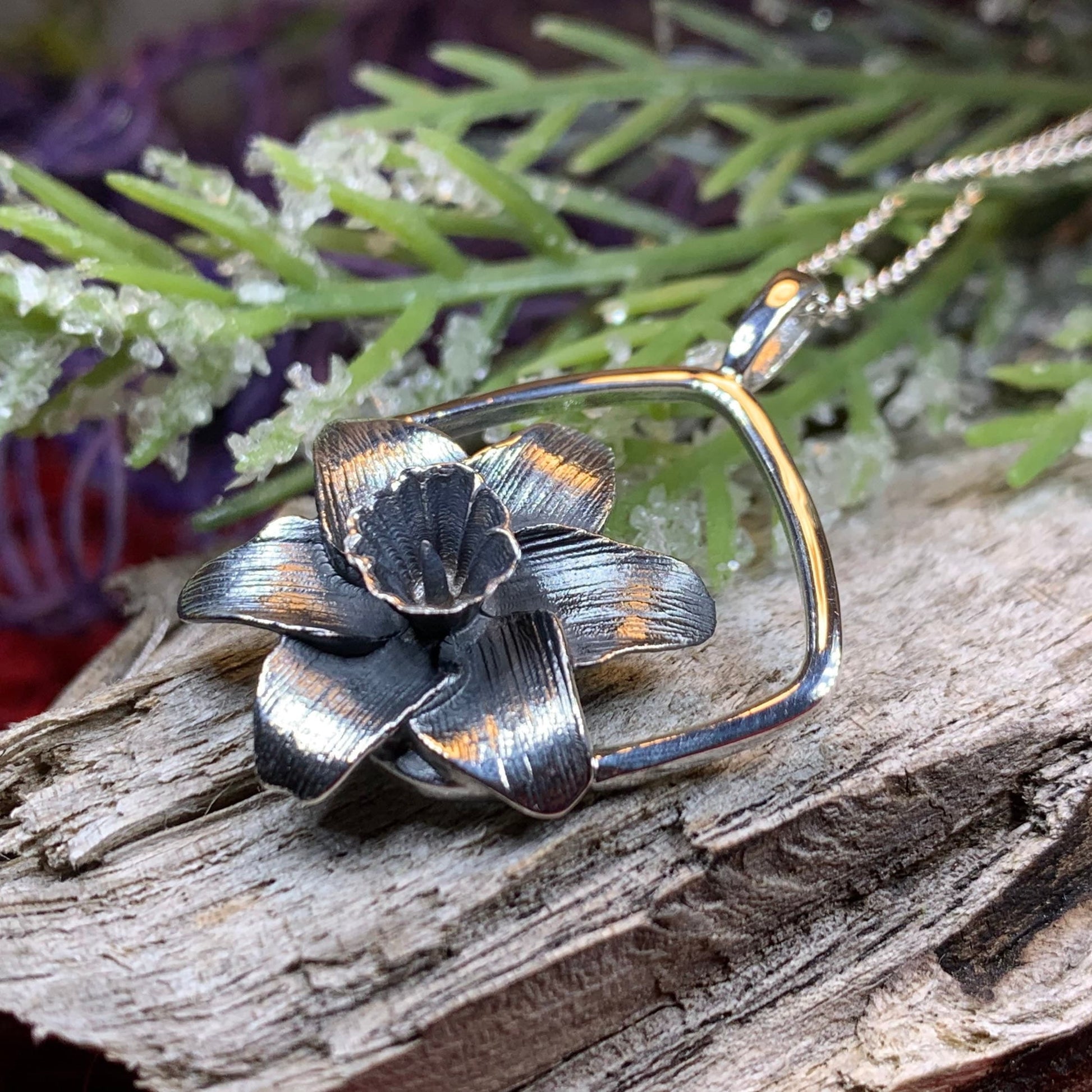 Daffodil Necklace, Celtic Jewelry, Welsh Jewelry, Anniversary Gift, Wales Necklace, Mom Gift, Flower Pendant, Daffodil Pendant, Wife Gift