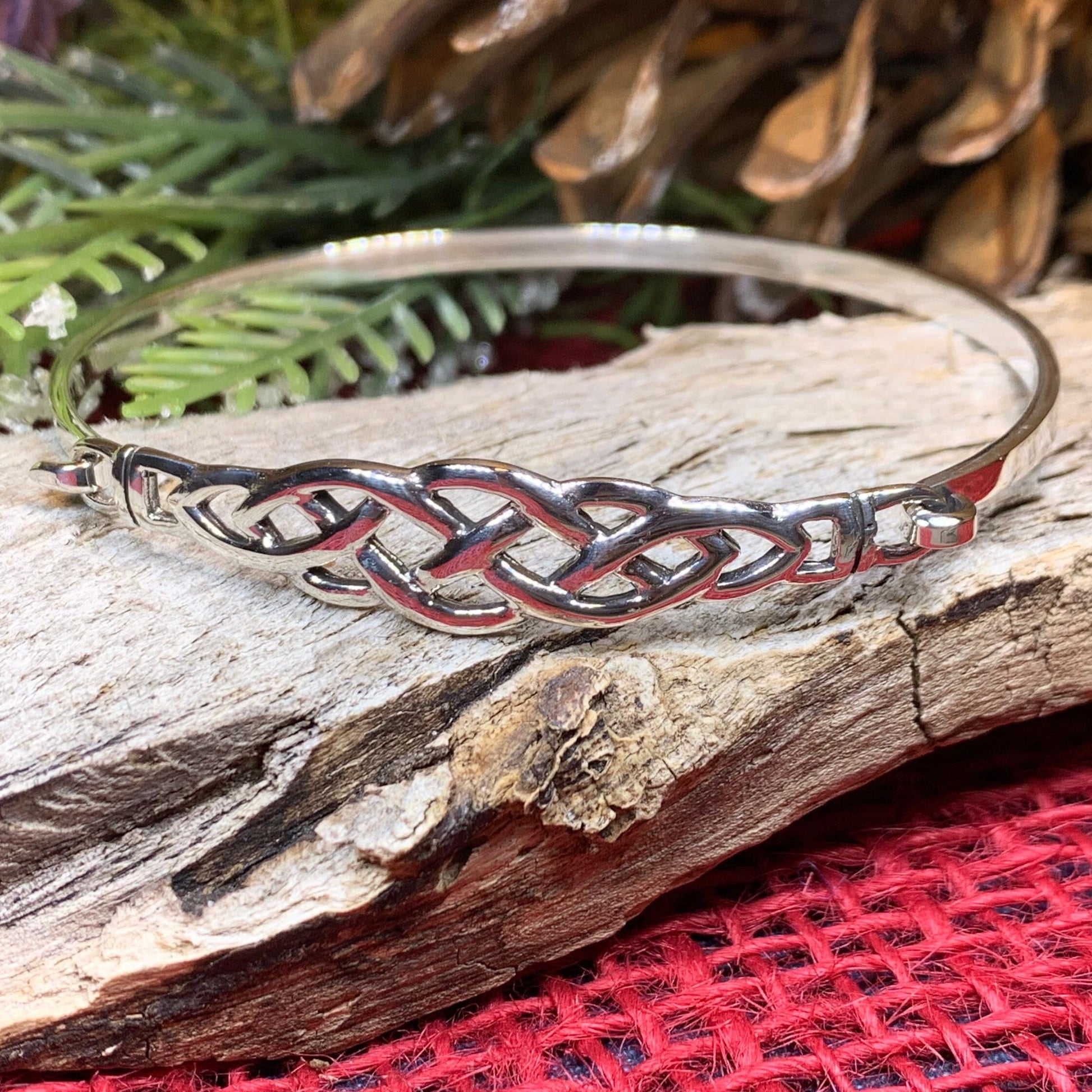 Celtic Knot Bracelet, Celtic Jewelry, Irish Jewelry, Love Knot Jewelry, Bridal Jewelry, Scotland Jewelry, Wife Gift, Ireland Gift, Mom Gift