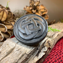 Load image into Gallery viewer, Celtic Knot Brooch, Irish Turf Pin, Dara Knot Jewelry, Ireland Gift, Irish Turf Gift, Celtic Jewelry, Mom Gift, Wife Gift, Sister Gift
