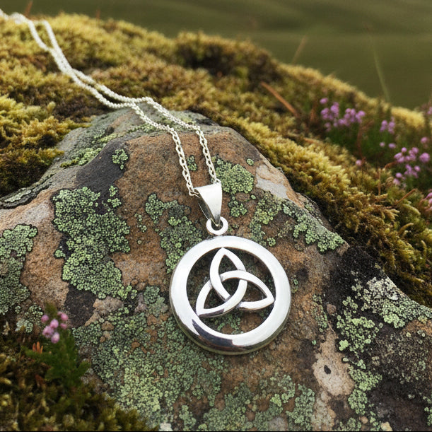 Celtic Knot Necklace, Scotland Jewelry, Irish Jewelry, Scottish Jewelry, Trinity Knot Pendant, Celtic Pendant, Anniversary Gift, Wife Gift