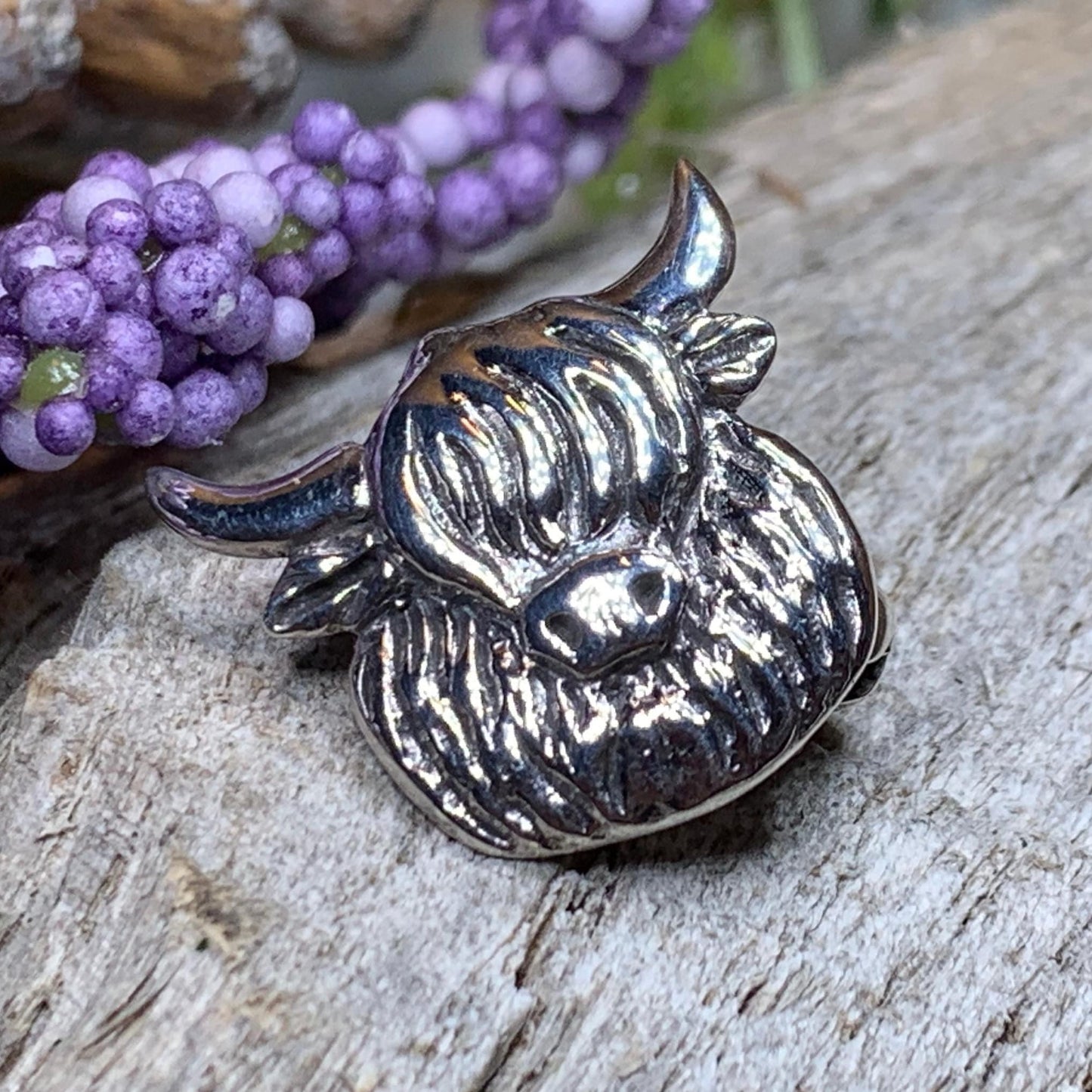 Highland Cow Pin, Scotland Jewelry, Nature Jewelry, Gift for Her, Scotland Cow Brooch, Highland Cow Brooch, Animal Lover, Rancher Gift