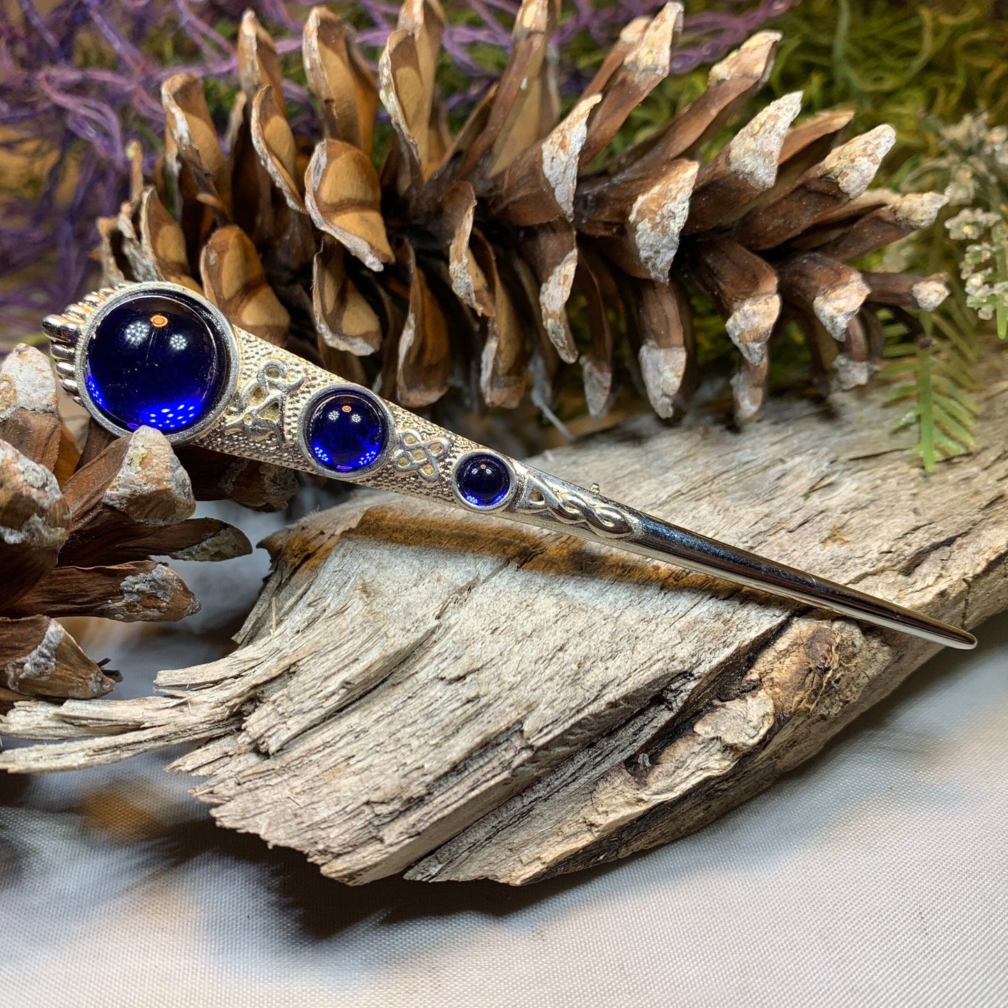 Celtic Kilt Pin, Celtic Jewelry, Scotland Jewelry, Outlander Jewelry, Best Man Gift, Crystal Pin, Kilt Pin, Tartan Pin, Celtic Brooch