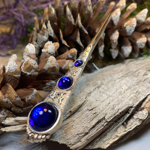 Load image into Gallery viewer, Celtic Kilt Pin, Celtic Jewelry, Scotland Jewelry, Outlander Jewelry, Best Man Gift, Crystal Pin, Kilt Pin, Tartan Pin, Celtic Brooch
