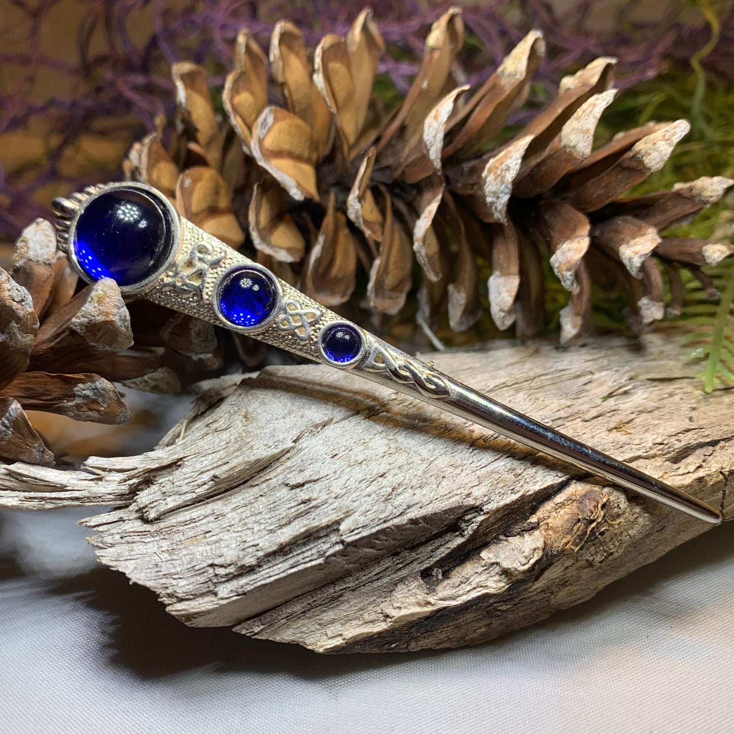 Celtic Kilt Pin, Celtic Jewelry, Scotland Jewelry, Outlander Jewelry, Best Man Gift, Crystal Pin, Kilt Pin, Tartan Pin, Celtic Brooch