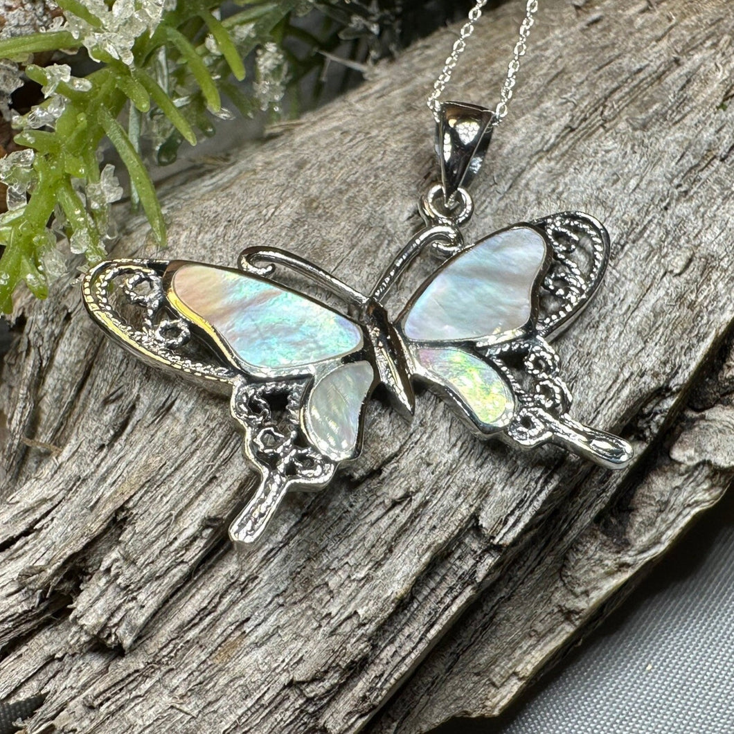 Butterfly Necklace, Mother of Pearl Jewelry, Insect Pendant, Summer Jewelry, Inspirational Gift, Mom Gift, Nature Jewelry, Anniversary Gift