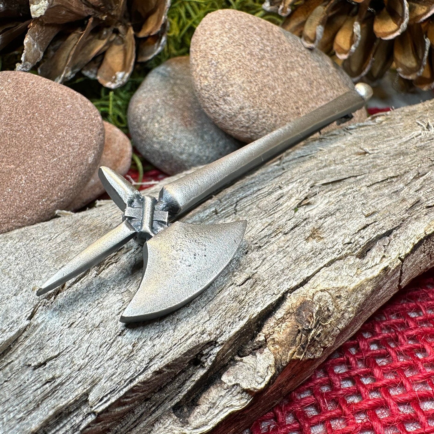 Medieval Battle Axe Kilt Pin, Pole Axe Pin, Scotland Kilt Pin, Scottish Brooch, Sword Brooch, Viking Pin, Scotland Gift, Dad Gift