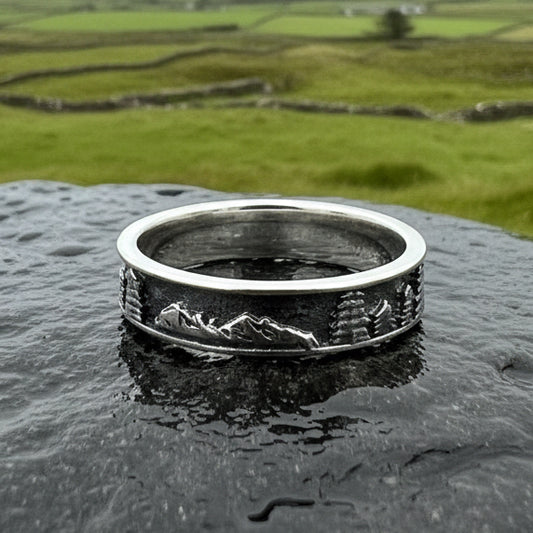 Minimalist Mountain Ring, Scottish Highlands Ring, Celtic Jewelry, Scotland Jewelry, HIker Jewelry, Wiccan Jewelry, Anniversary Gift