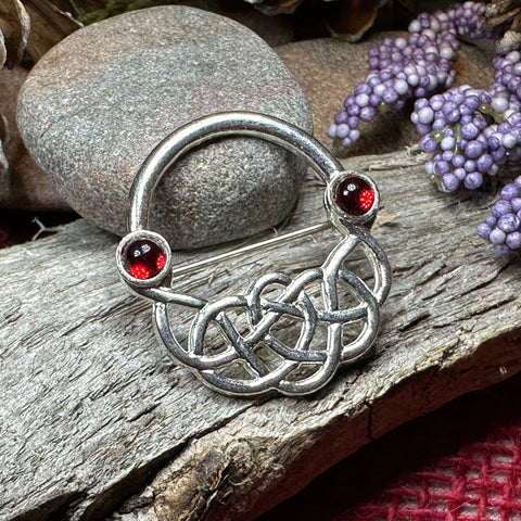 Load image into Gallery viewer, Celtic Brooch, Irish Red Pin, Irish Jewelry, Scottish Brooch, Celtic Pin, Ireland Gift, Plaid Pin, Tartan Pin, Wiccan Jewelry, Wife Gift
