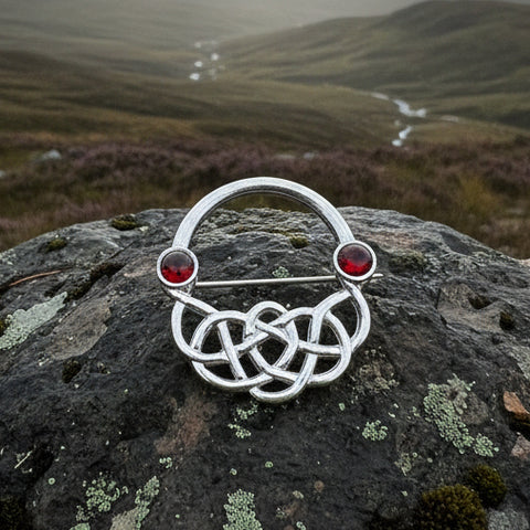 Load image into Gallery viewer, Celtic Brooch, Irish Red Pin, Irish Jewelry, Scottish Brooch, Celtic Pin, Ireland Gift, Plaid Pin, Tartan Pin, Wiccan Jewelry, Wife Gift
