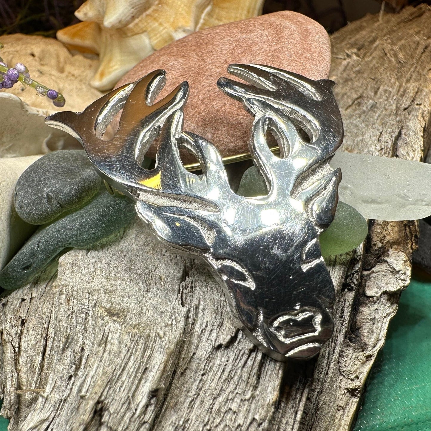 Stag Brooch, Scotland Jewelry, Scottish Pin, Hunter Gift, Stag Pin, Scottish Kilt Pin, Animal Jewelry, Pewter Scotland Pin, Tartan Pin