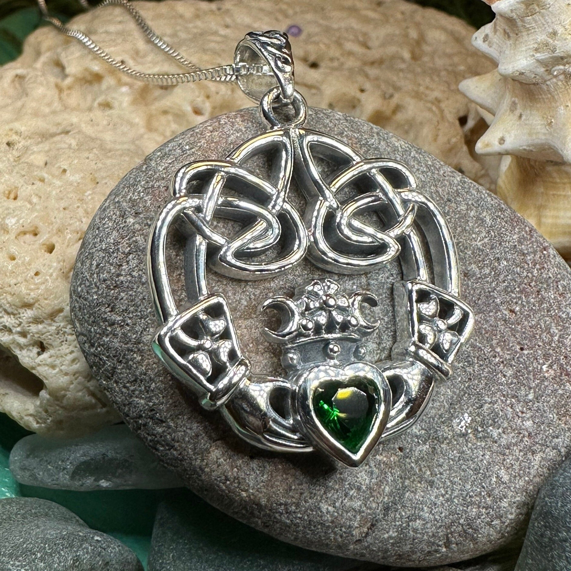 Celtic Heart Emerald Pendant - Gold -