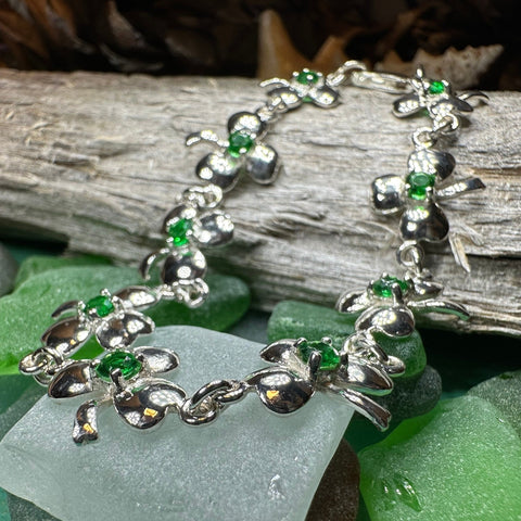 Load image into Gallery viewer, Shamrock Irish Bracelet, Clover Bracelet, Irish Jewelry, Silver Celtic Jewelry, Anniversary, Ireland Gift, Nature Jewelry, Clover Bracelet
