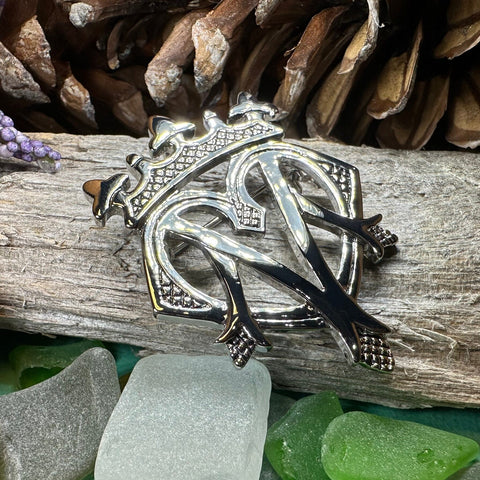 Load image into Gallery viewer, Luckenbooth Brooch, Scotland Jewelry, Bridal Pin, Mom Gift, Friendship Gift, Sister, Girlfriend Gift, Anniversary Gift, Scottish Bride Pin

