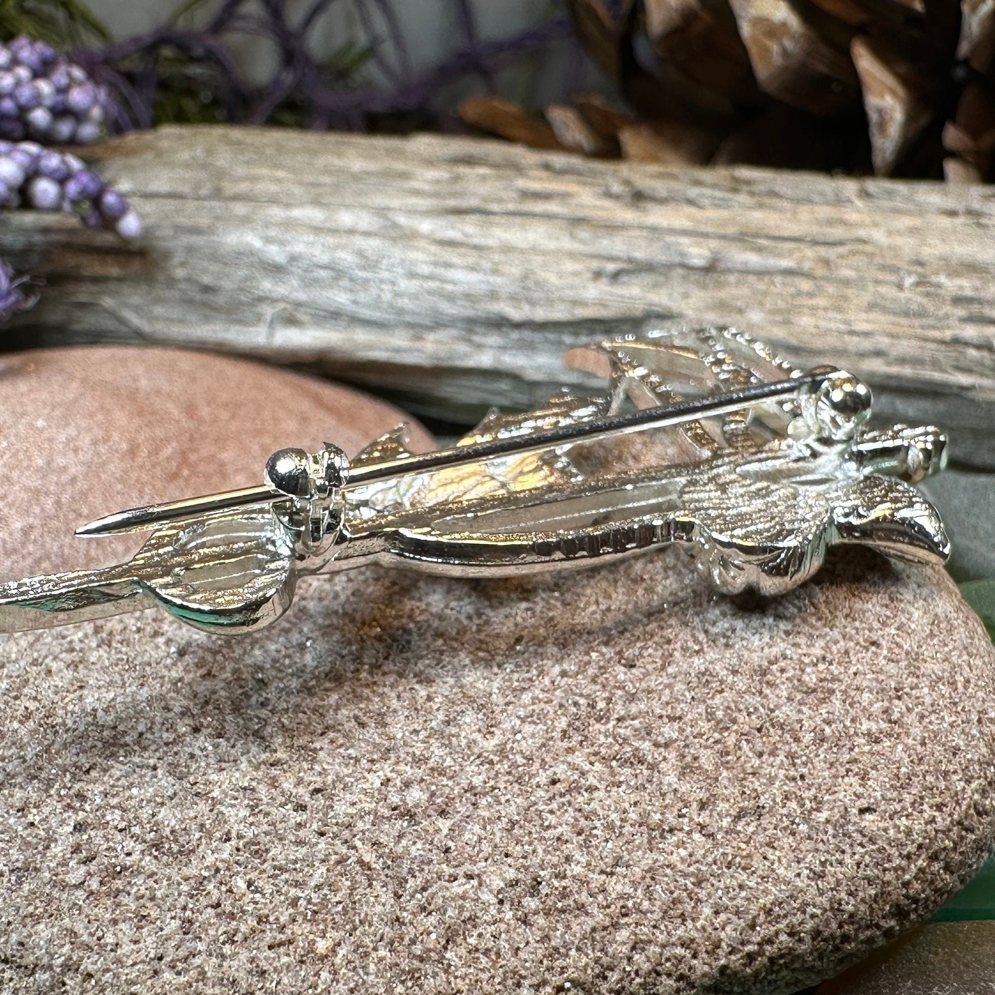 Scottish Kilt Pin, Thistle Kilt Pin, Scotland Flag Pin, Scotland Kilt Pin, Scottish Brooch, Celtic Brooch, Viking Pin, Scotland Gift