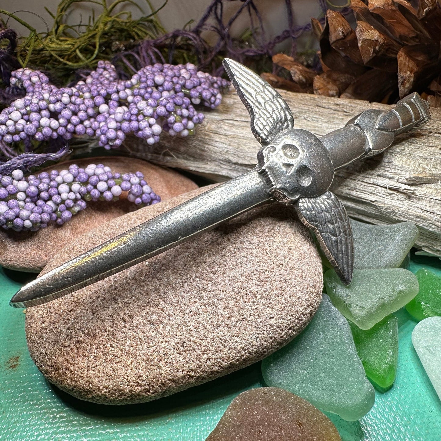 Skull Kilt Pin, King Death Pin, Scotland Kilt Pin, Scottish Brooch, Gothic Brooch, Viking Pin, LARP Gift, Macabre Pin, Skull and Cross Bones