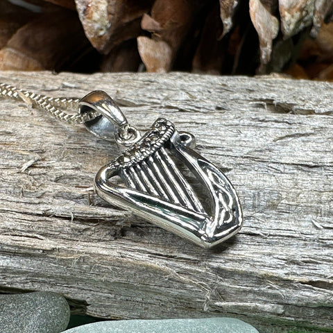 Load image into Gallery viewer, Harp Necklace, Celtic Jewelry, Irish Jewelry, Ireland Gift, Music Jewelry, Harp Pendant, Wife Gift, Sister Gift, Girlfriend Gift, Mom Gift
