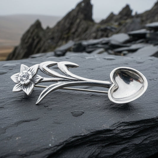 Daffodil Love Spoon Brooch, Celtic Pin, Wales Jewelry, Welsh Pin, Bridal Jewelry, Anniversary Gift, Heart Jewelry, Silver Spoon Wife Gift