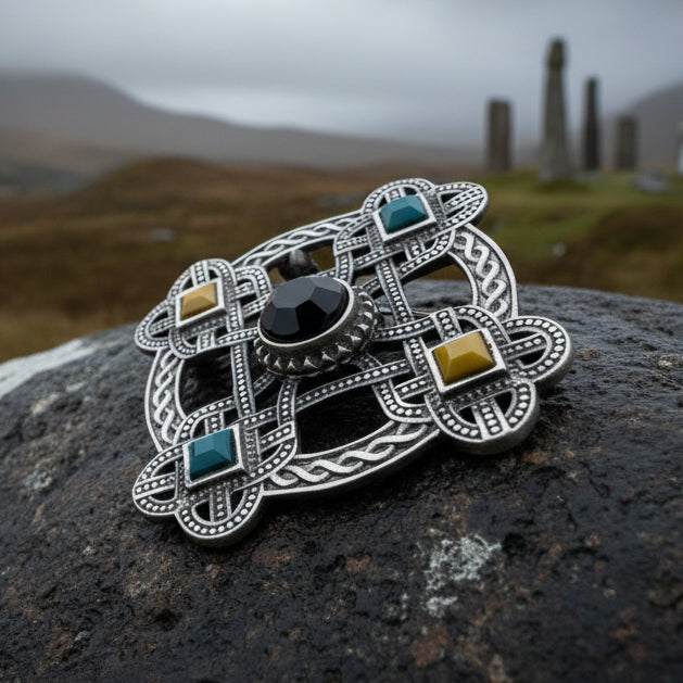 Celtic Knot Brooch, Celtic Pin, Irish Jewelry, Scotland Jewelry, Wiccan Jewelry, Mom Gift, Wife Gift, Ireland Pin, Outlander Jewelry