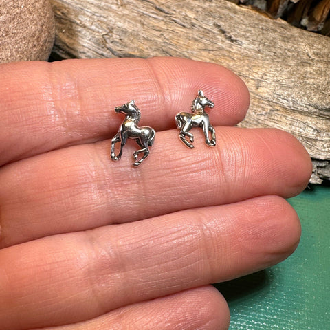 Load image into Gallery viewer, Horse Earrings, Silver Stud Earrings, Equestrian Jewelry, Horse Post Earrings, Horseback Rider Gift, Pony Jewelry, Cool Cowgift Gift
