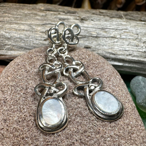 Load image into Gallery viewer, Celtic Knot Earrings, Silver Post Earrings, Irish Jewelry, Scottish Drop Earrings, Silver Ireland Gift, Mother of Pearl, Onyx Jewelry
