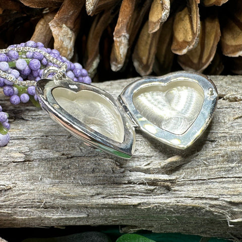 Load image into Gallery viewer, Claddagh Locket Necklace, Celtic Jewelry, Irish Jewelry, Anniversary Gift, Bridal Jewelry, Mom Gift, Wife Gift, Girlfriend Gift, Friend Gift
