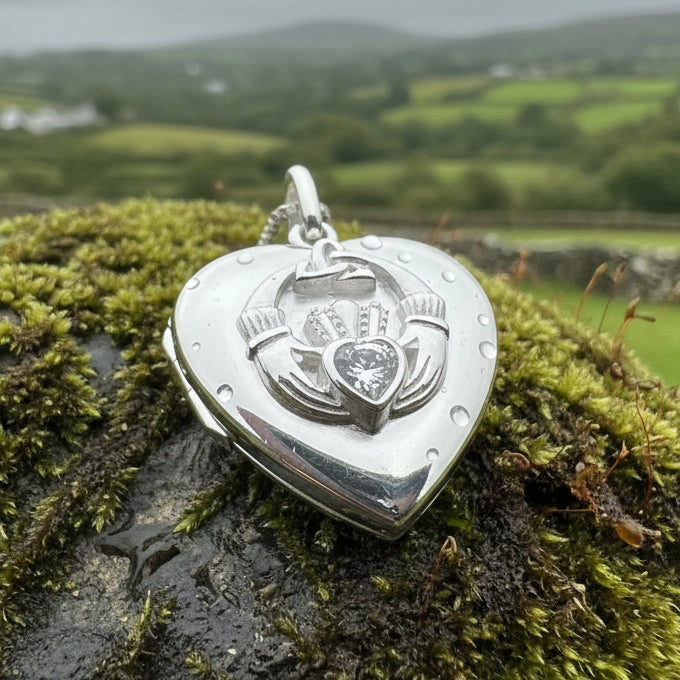 Claddagh Locket Necklace, Celtic Jewelry, Irish Jewelry, Anniversary Gift, Bridal Jewelry, Mom Gift, Wife Gift, Girlfriend Gift, Friend Gift