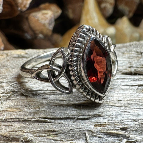 Load image into Gallery viewer, Celtic Ring, Irish Promise Ring, Engagement Ring, Solitaire Ring, Cocktail Ring, Anniversary Gift, Silver Celtic Ring, Scottish Ring
