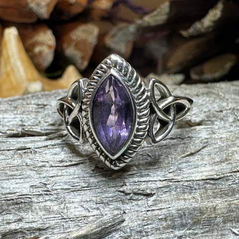Load image into Gallery viewer, Celtic Ring, Irish Promise Ring, Engagement Ring, Solitaire Ring, Cocktail Ring, Anniversary Gift, Silver Celtic Ring, Scottish Ring
