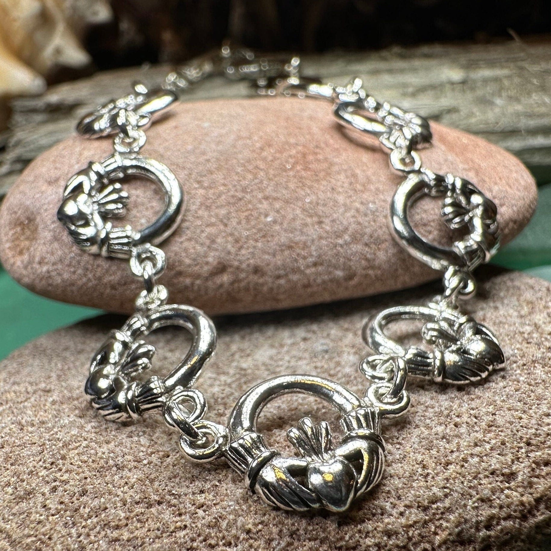 Claddagh Bracelet, Irish Jewelry, Celtic Bracelet, Bridal Jewelry, Girlfriend Gift, Wife Gift, Heart Jewelry, Ireland Gift, Anniversary Gift