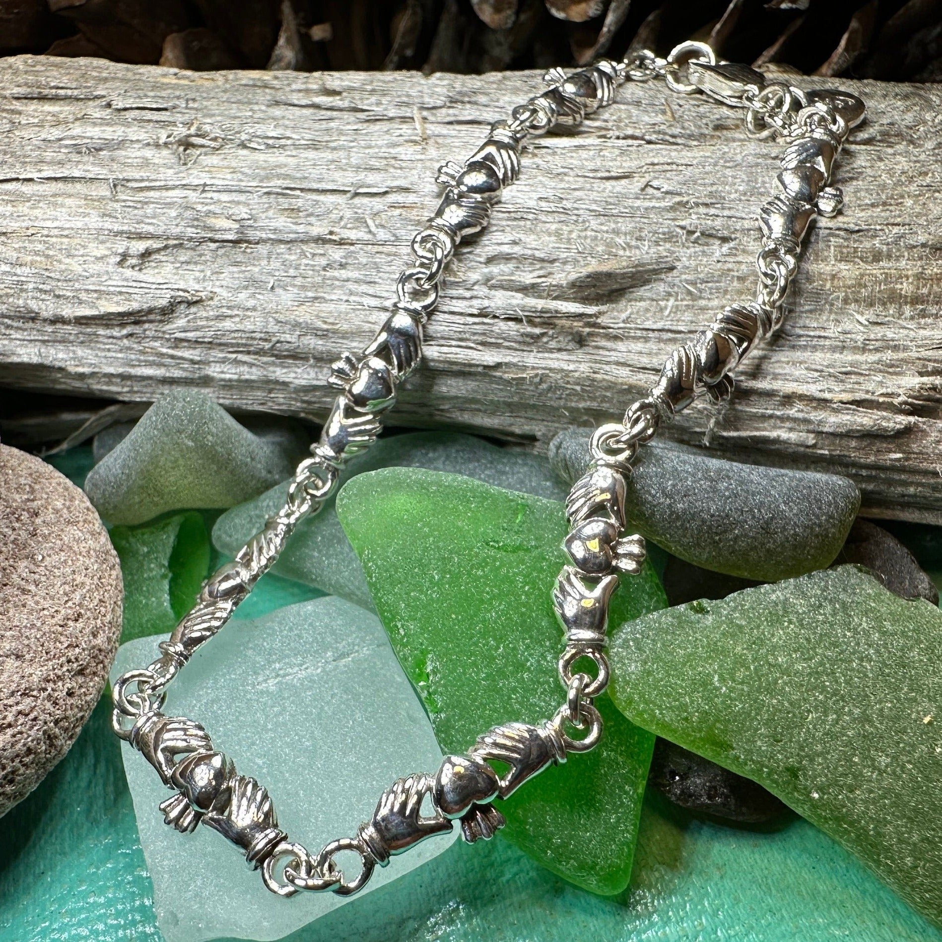 Claddagh Bracelet, Irish Jewelry, Celtic Bracelet, Bridal Jewelry, Girlfriend Gift, Wife Gift, Heart Jewelry, Ireland Gift, Anniversary Gift
