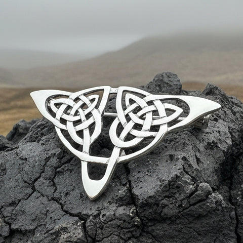 Load image into Gallery viewer, Celtic Knot Brooch, Celtic Jewelry, Irish Pin, Silver Ireland Pin, Girlfriend Gift, Wife Gift, Scarf Pin, Scottish Brooch, Scotland Pin

