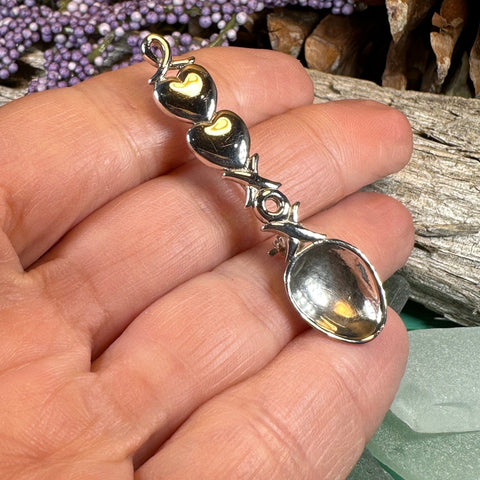 Load image into Gallery viewer, Love Spoon Brooch, Celtic Jewelry, Wales Jewelry, Welsh Pin, Bridal Jewelry, Anniversary Gift, Heart Jewelry, Silver Spoon Wife Gift
