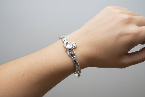 Load image into Gallery viewer, Claddagh Bracelet, Celtic Jewelry, Irish Jewelry, Ireland Gift, Bridal Jewelry, Heart Jewelry, Girlfriend Gift, Wife Gift, Anniversary Gift

