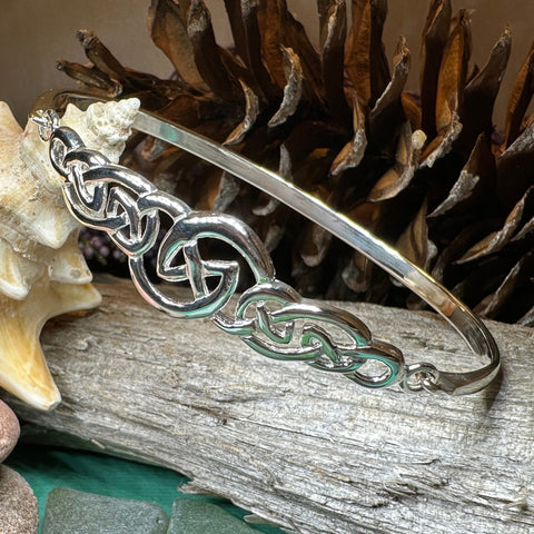 Load image into Gallery viewer, Celtic Knot Bracelet, Celtic Jewelry, Irish Jewelry, Love Knot Jewelry, Bridal Jewelry, Scotland Jewelry, Wife Gift, Ireland Gift, Mom Gift
