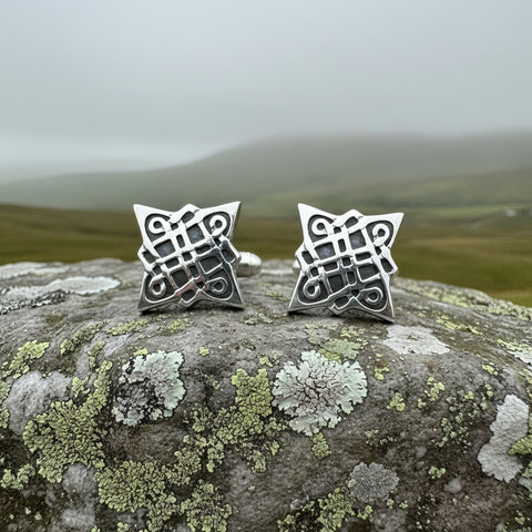 Load image into Gallery viewer, Celtic Knot Cuff Links, Scotland Jewelry, Celtic Jewelry, Dad Gift, Ireland Gift, Groom Gift, Best Man Gift, Sterling Silver, Husband Gift
