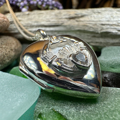 Load image into Gallery viewer, Claddagh Locket Necklace, Celtic Jewelry, Irish Jewelry, Anniversary Gift, Bridal Jewelry, Mom Gift, Wife Gift, Girlfriend Gift, Friend Gift
