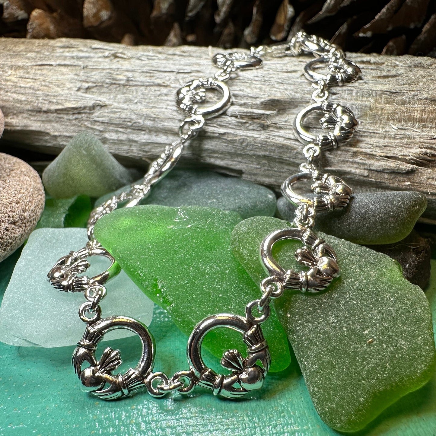 Claddagh Bracelet, Irish Jewelry, Celtic Bracelet, Bridal Jewelry, Girlfriend Gift, Wife Gift, Heart Jewelry, Ireland Gift, Anniversary Gift
