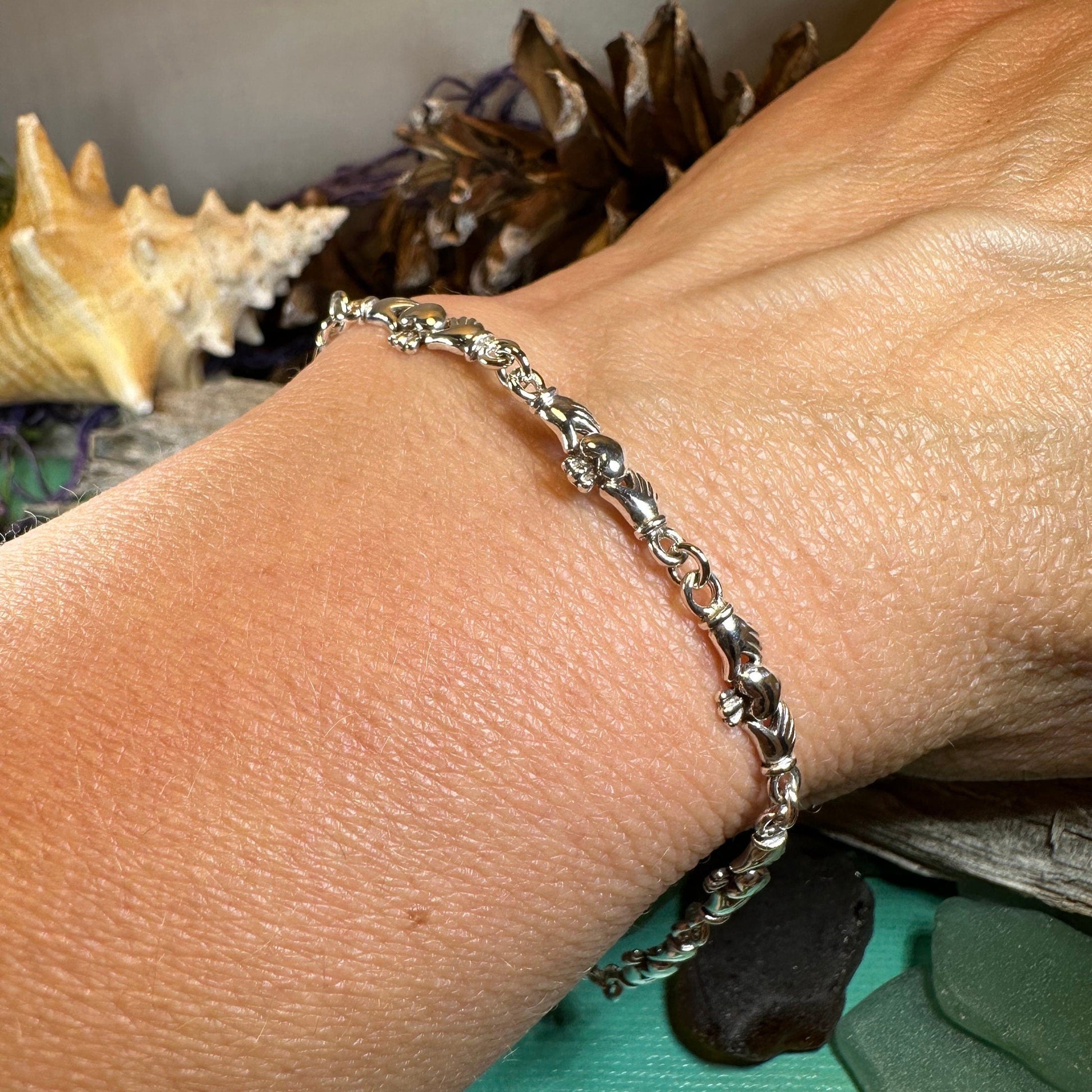 Claddagh Bracelet, Irish Jewelry, Celtic Bracelet, Bridal Jewelry, Girlfriend Gift, Wife Gift, Heart Jewelry, Ireland Gift, Anniversary Gift