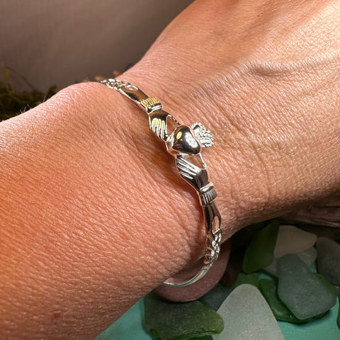 Load image into Gallery viewer, Claddagh Bracelet, Celtic Jewelry, Irish Jewelry, Ireland Gift, Bridal Jewelry, Heart Jewelry, Girlfriend Gift, Wife Gift, Anniversary Gift
