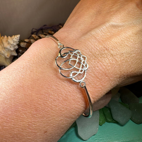Load image into Gallery viewer, Celtic Knot Bracelet, Celtic Jewelry, Irish Jewelry, Love Knot Jewelry, Bridal Jewelry, Scotland Jewelry, Wife Gift, Ireland Gift, Mom Gift
