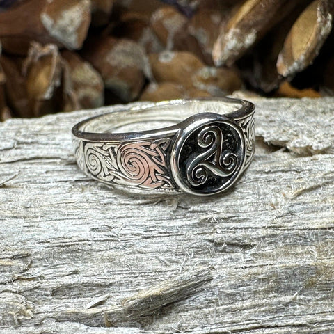 Load image into Gallery viewer, Triple Spiral Ring, Celtic Ring, Irish Jewelry, Celtic Knot Jewelry, Irish Ring, Irish Dance Gift, Celtic Spiral, Pagan Ring, Wiccan Ring
