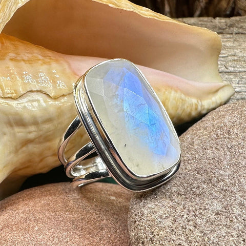 Load image into Gallery viewer, Amitola Celtic Dream Moonstone Ring
