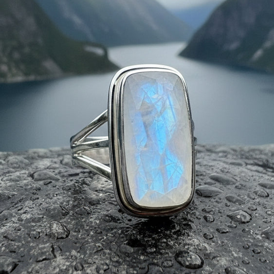 Amitola Celtic Dream Moonstone Ring