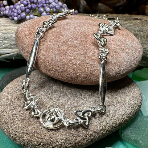 Load image into Gallery viewer, Thistle Bracelet, Outlander Jewelry, Celtic Jewelry, Scotland Gift, Nature Jewelry, Scottish Bracelet, Mom Gift, Girlfriend Gift, Wife Gift
