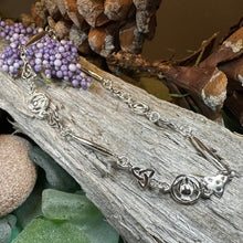 Load image into Gallery viewer, Thistle Bracelet, Outlander Jewelry, Celtic Jewelry, Scotland Gift, Nature Jewelry, Scottish Bracelet, Mom Gift, Girlfriend Gift, Wife Gift
