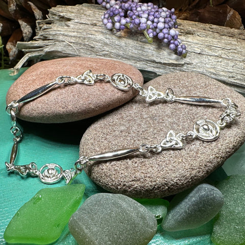 Load image into Gallery viewer, Thistle Bracelet, Outlander Jewelry, Celtic Jewelry, Scotland Gift, Nature Jewelry, Scottish Bracelet, Mom Gift, Girlfriend Gift, Wife Gift
